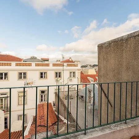Attic With Balcony In Bairro Alto * リスボン