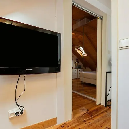 Apartament Attic With Balcony In Bairro Alto Lizbona