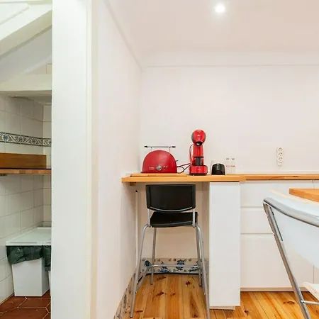 Apartament Attic With Balcony In Bairro Alto *