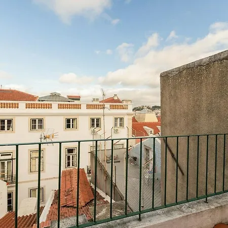 Attic With Balcony In Bairro Alto * Lizbona