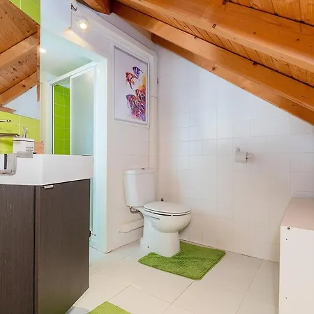 Attic With Balcony In Bairro Alto Διαμέρισμα