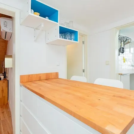 Attic With Balcony In Bairro Alto Lisboa
